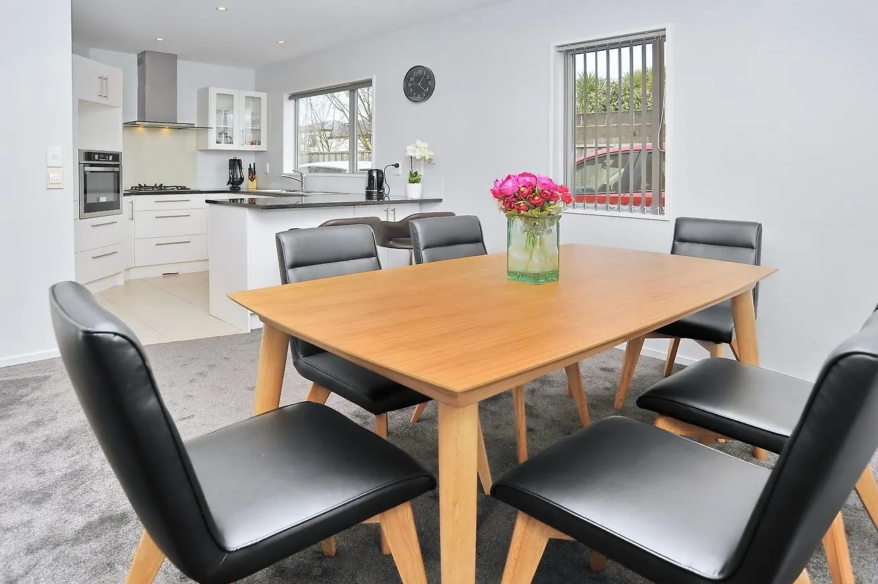 Regents Villas - Christchurch Holiday Homes