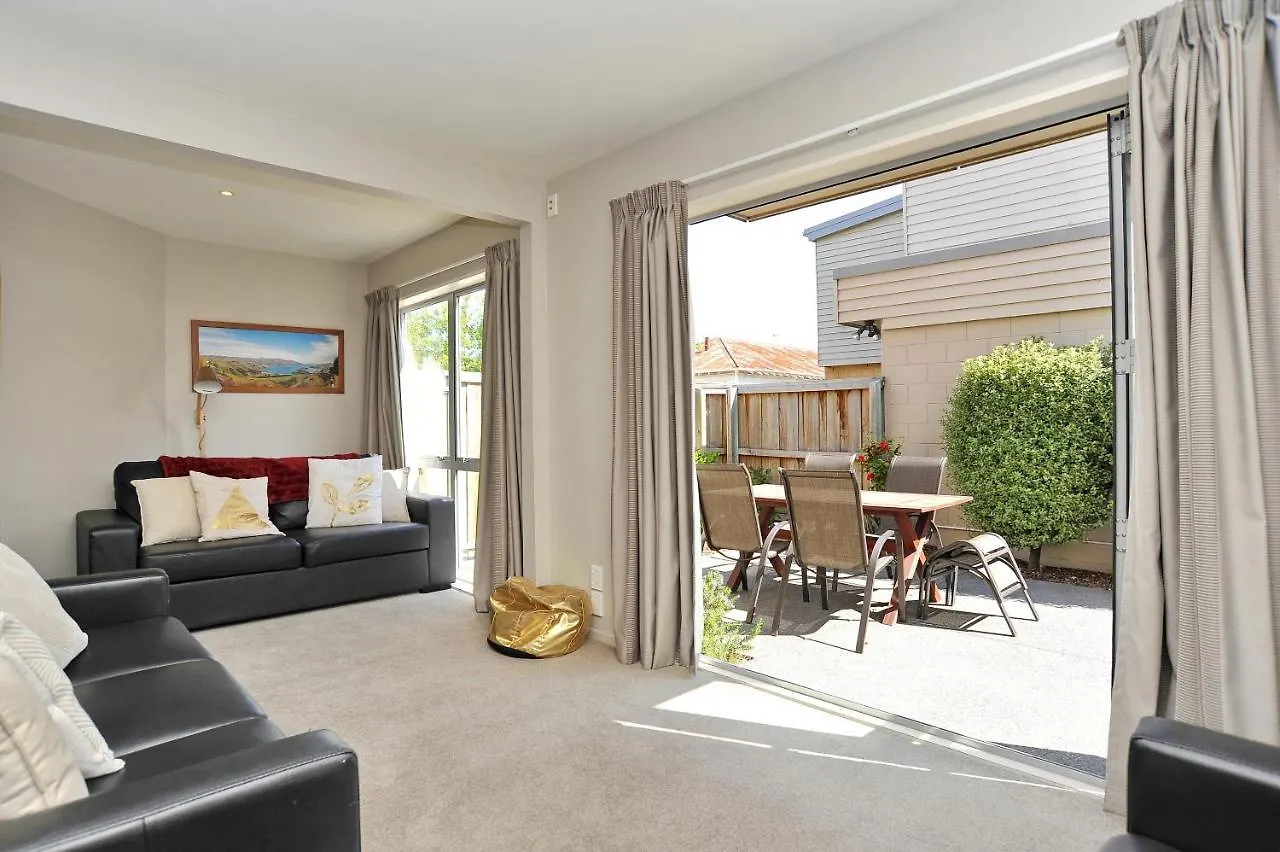 Regents Villas - Christchurch Holiday Homes