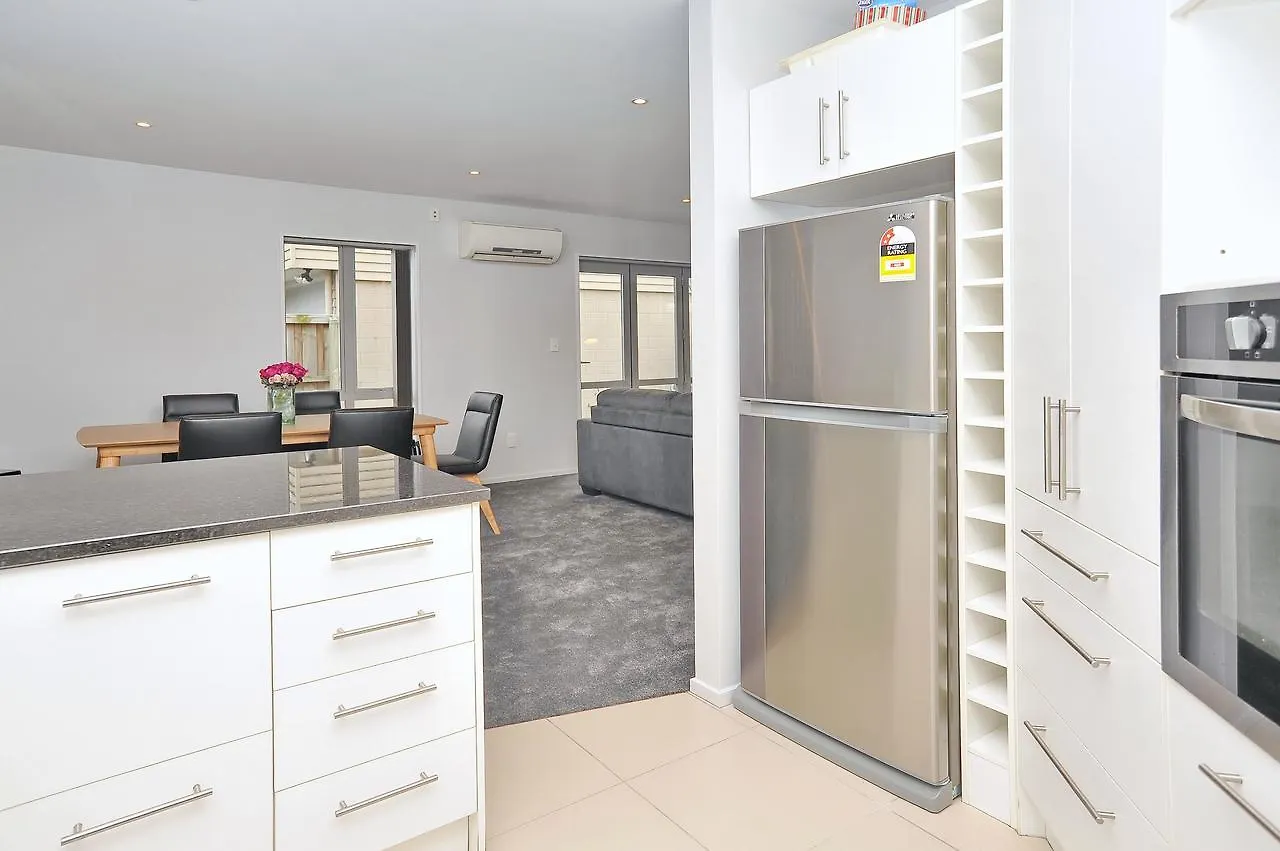 Regents Villas - Christchurch Holiday Homes