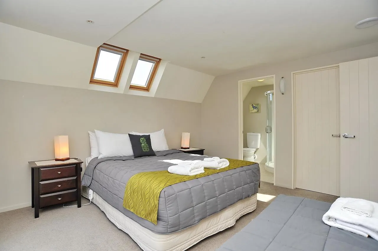 Regents Villas - Christchurch Holiday Homes